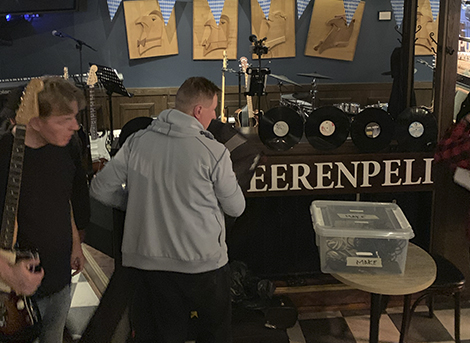 Joustavat aikataulumme mahdollistavat setin kasaamisen valmiiksi vaikka edellisenä päivänä tai ennen ravintolan avautumista.